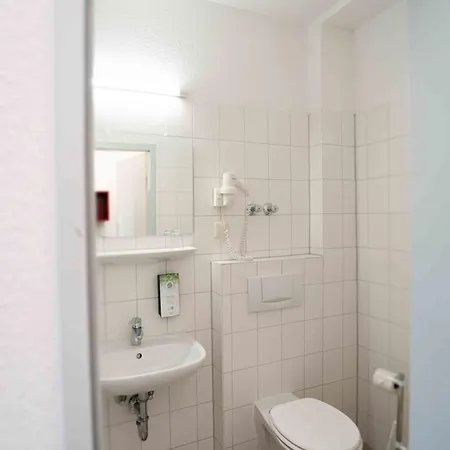 Mados Hotel City Nord 3*