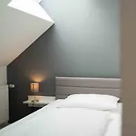 Plaza Nord Szálloda 3*